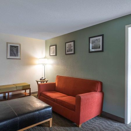 Days Inn By Wyndham Greenville Exterior foto