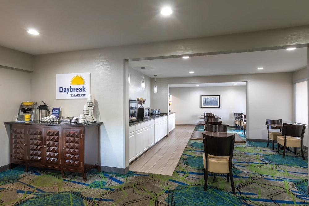 Days Inn By Wyndham Greenville Exterior foto