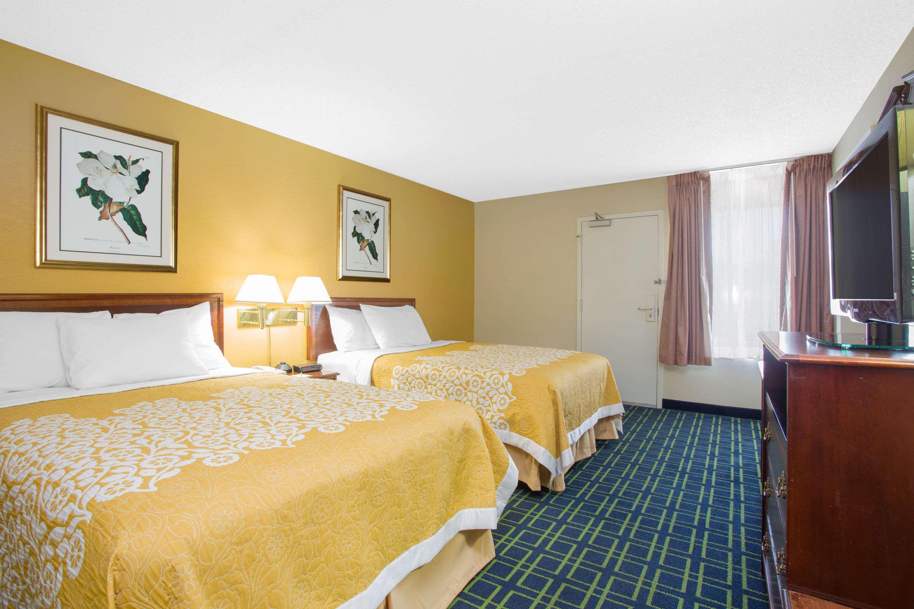 Days Inn By Wyndham Greenville Exterior foto