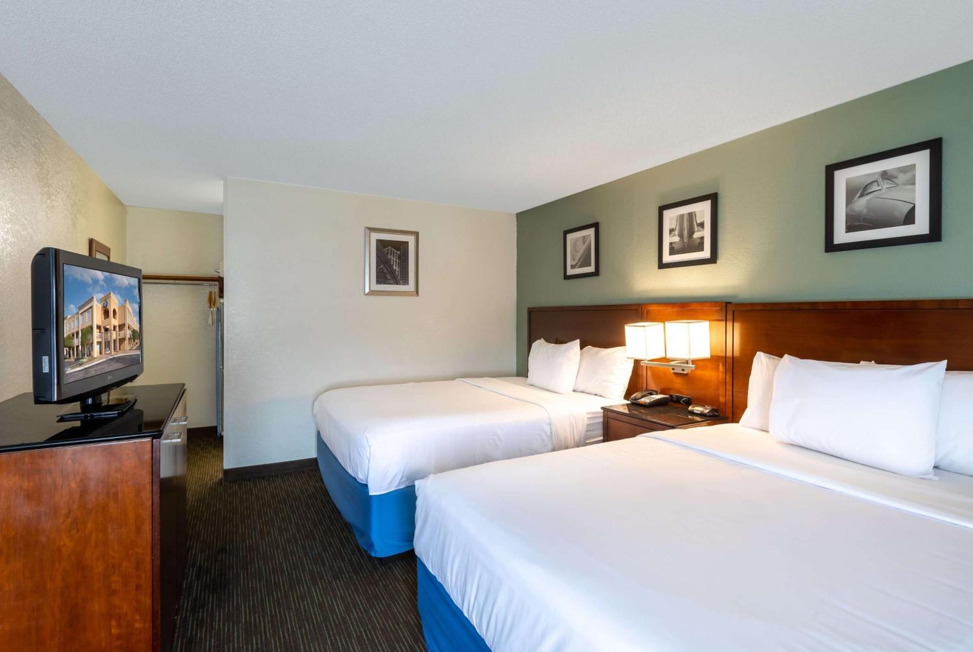 Days Inn By Wyndham Greenville Exterior foto