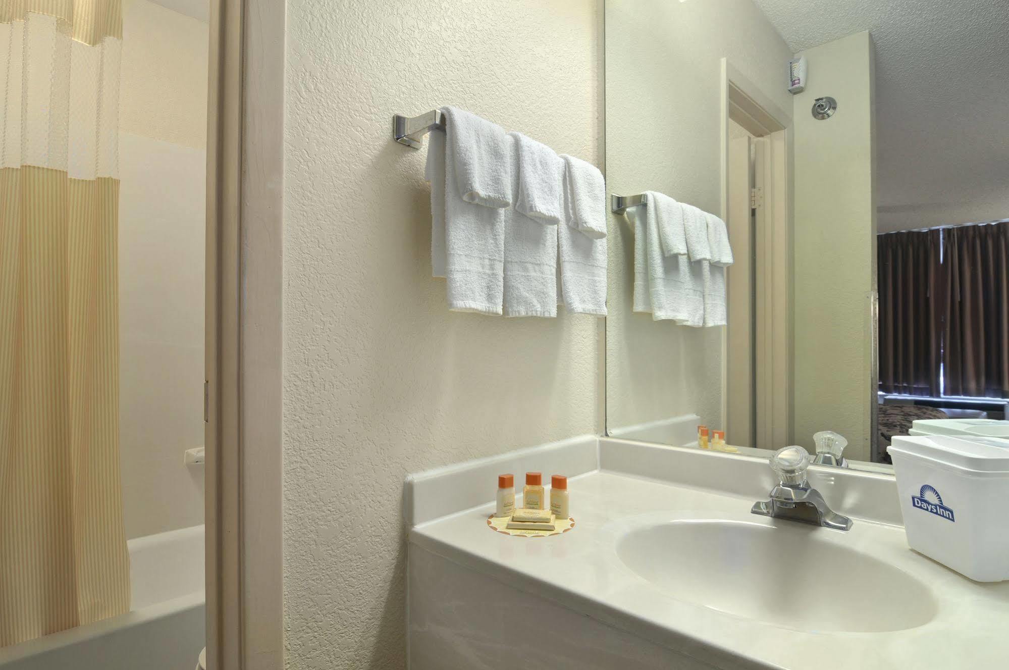 Days Inn By Wyndham Greenville Cameră foto